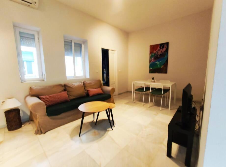 Enjoy Netflix Parking Segun Disponibilidad Apartment เซบีญา ภายนอก รูปภาพ